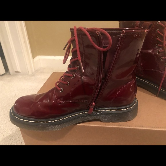 Red Boots - Picture 4 of 7